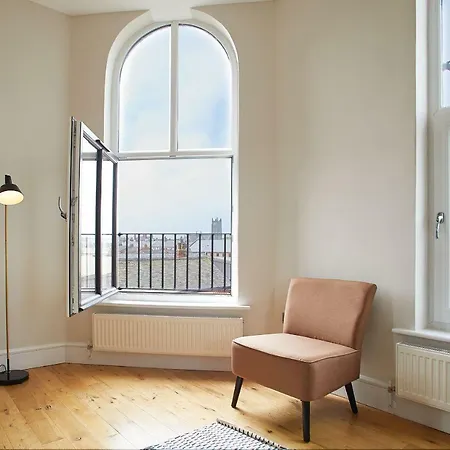 Host & - Artsbank Apartmán