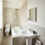 Host & - Artsbank Apartment